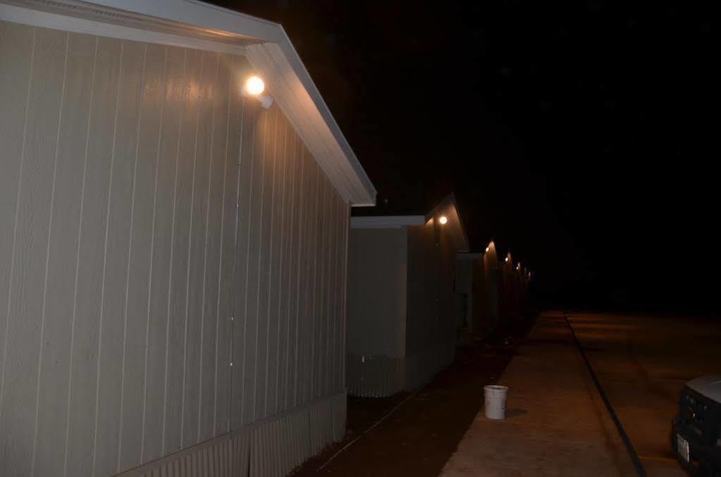 Dilley Lodge Exterior foto